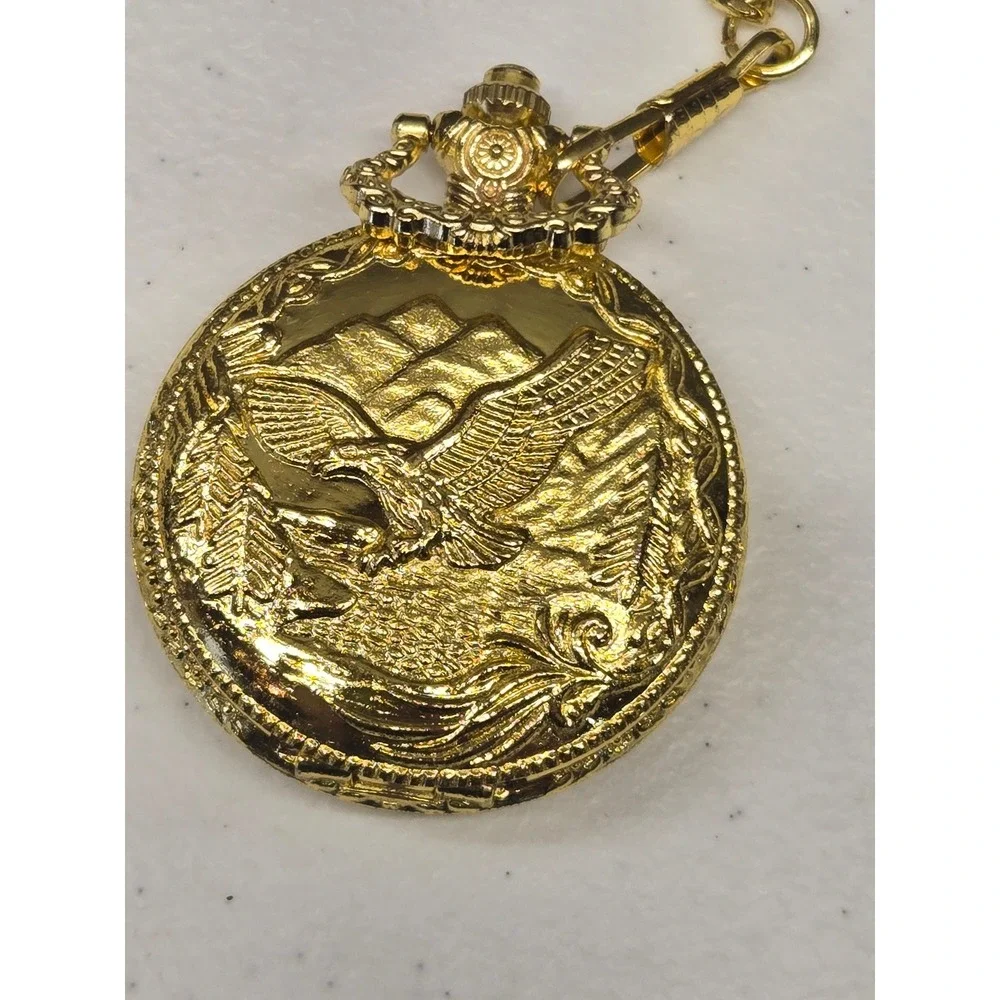 Vintage Gold Tone Eagle Mountain Embossed Quartz Pocket Watch with Chain Clip